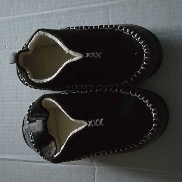 EverFoams Men's Suede Memory Foam Moccasin Slippers W/Fuzzy Sherpa Lining Size 9 - Picture 2 of 8